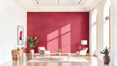 2026 evlerde bordo boya ve ışık uyumu trendleri. Duvar rengi seçimi ve doğru aydınlatma ipuçları.