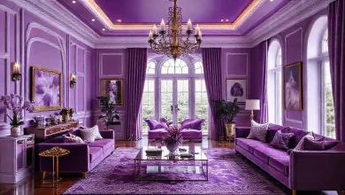 Sofistike mor ve lila tonlarında modern ev dekorasyonu. Salon veya yatak odası için renk fikirleri.