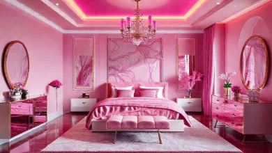 2026'nın trend pembe tonlarıyla dekore edilmiş, romantik ve huzurlu bir yatak odası görüntüsü.